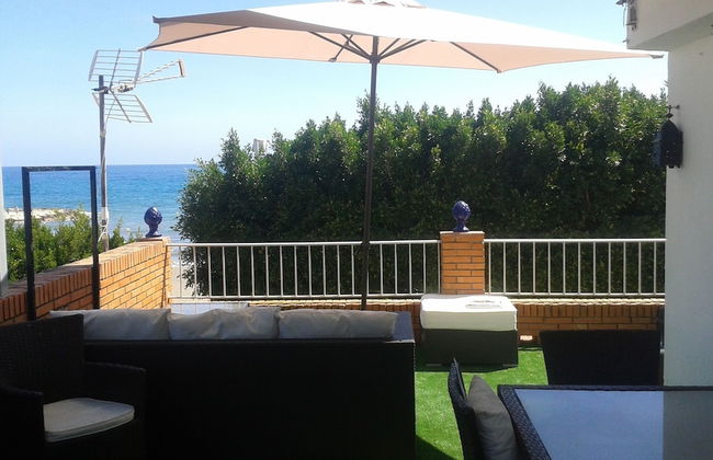 Beachfront House - Photo 16