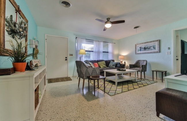 Amazing Pet Friendly 3 Bed House - Heated Pool 3 Bedroom Home by RedAwning - Foto 3