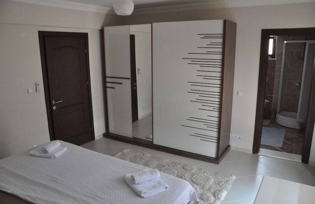 Beautiful 4-bed Villa Private Pools - Photo 4