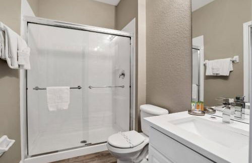 Elegant Townhome w Water Park near Disney Parks - Foto 12