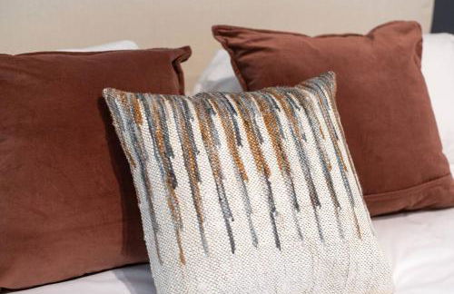 3BR/2.5 BA Townhouse |Downtown Salem w/Parking - Foto 52