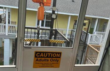 Bay Breeze Bliss-Hot Tub, Bar and Canal 5mi to Beach - Foto 6