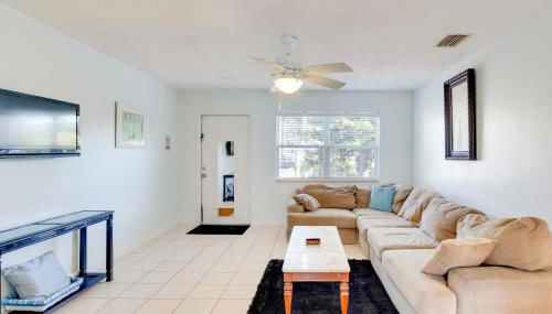 Pet-Friendly Stuart Vacation Rental with Fenced Yard - Photo 4