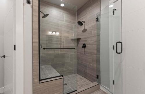 Mountain House PC, Snowy Lake Views Private Hot Tub, New Build, Jordanelle Lake! - Foto 25