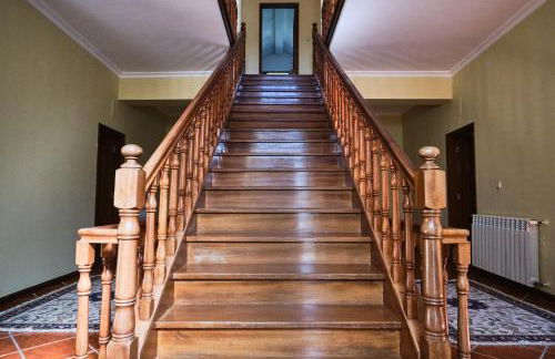 19th Centry Farmhouse Getaway - Sleep 12-14 W/pool - Foto 17