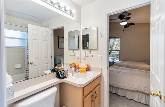 Amazing Vacation Home With Private Pool at Highland Reserve! - Photo 44