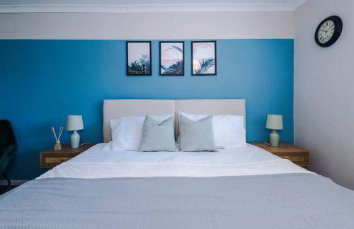 Cheerful 3 bedroom home with parking near Chester - Photo 21