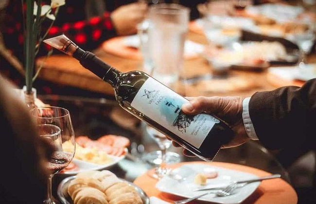 Degustação de vinhos de Bolonha em uma loja de vinhos com um morador local - Foto 8