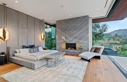 Luxurious 5BR Villa in BH with Pool, Theater, and Views - Foto 4