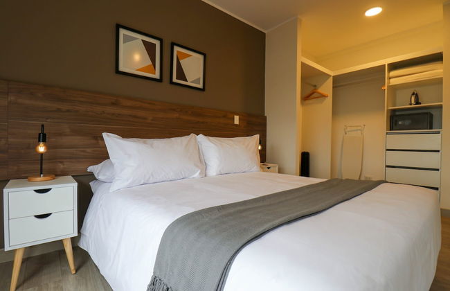 w Majestic 2BR w Modern Balcony in Miraflores - Photo 2