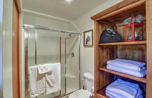 2 Mi to Show Low Lake: Scenic Cabin w/ Balcony - Foto 19