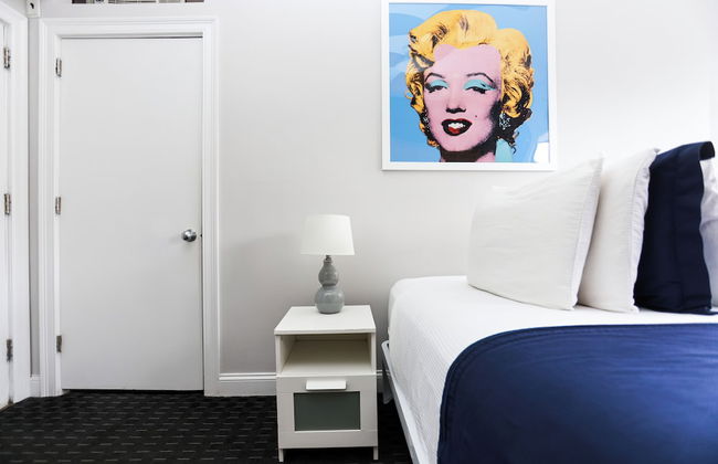 Maverick Suites at 400 Columbus Ave - Foto 21