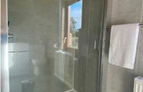 Beautiful Wooden tiny house, Glamping cabin with hot tub 3 - Photo 9