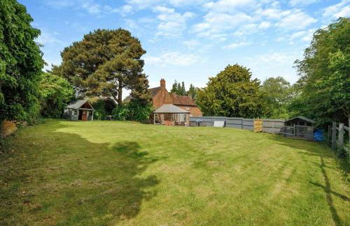 Luxury Country Escape with Hot Tub perfect for Friends and Families - Photo 19