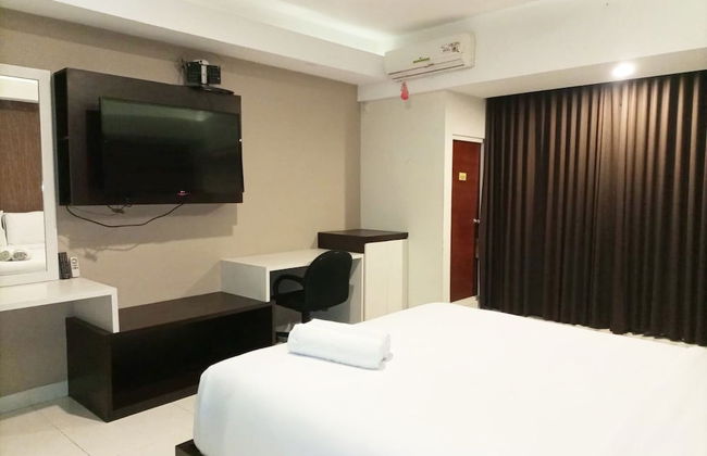 Luxurious Studio At Mataram City Apartment - Photo 6