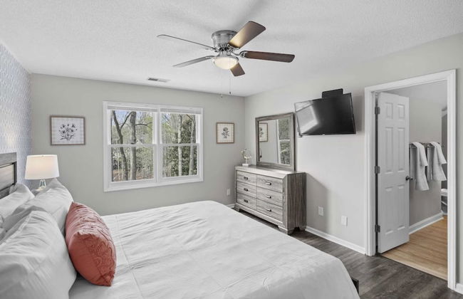 Porch Paradise by Avantstay New Pool, Firepit - Foto 27