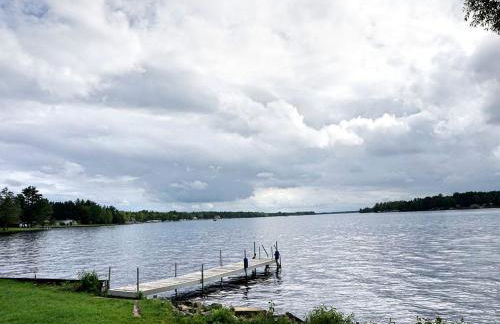 Spacious Family Cabin on Stunning Wixom Lake near Midland, Michigan - Foto 7