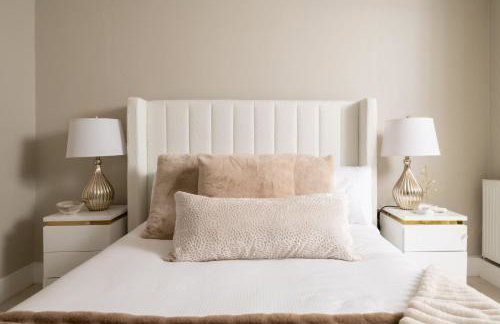 Seahaven in Sandbanks with Private Hot Tub - Photo 13