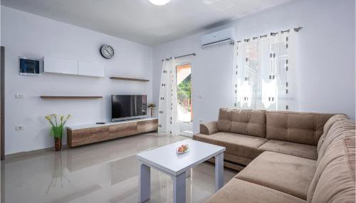 3 Bedroom Amazing Home In Plomin - Foto 2