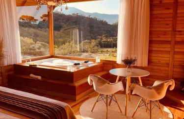 Romantic Getaway with Jacuzzi and Breakfast in Rancho Queimado - Photo 3