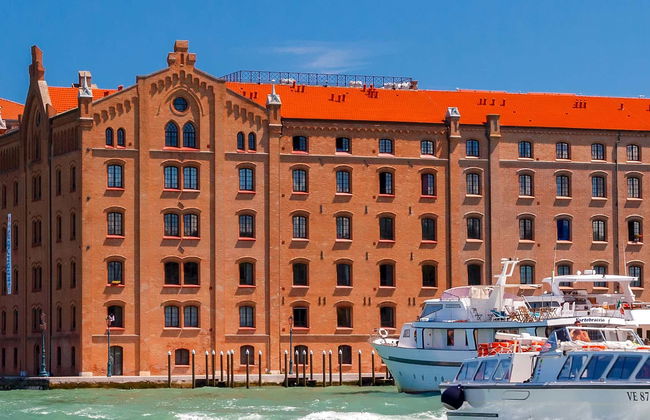 Venice Boat Trip - Photo 1