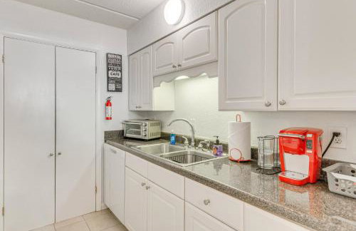 Waterfront Community w/ Perks: Mary Esther Condo - Foto 5