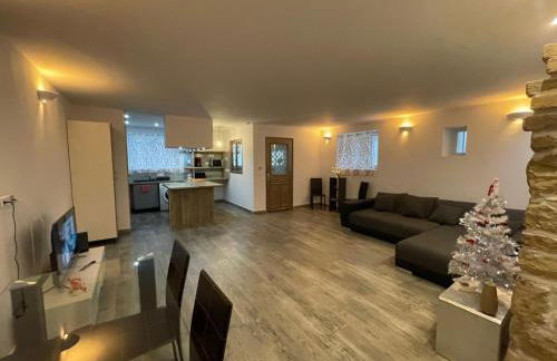 Appartement proche centre Colmar parking public gratuit - Foto 2