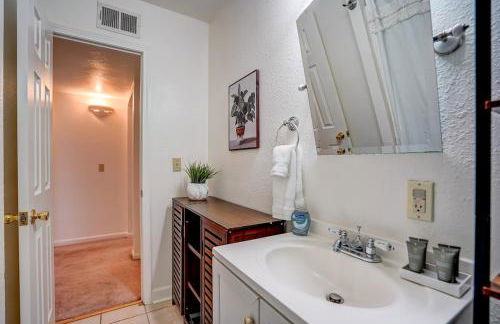 30 Day Minimum - Entire House - Washer and Dryer and AC - Photo 20