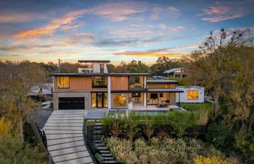 Barton Springs Luxe Heated Pool Spa Sleeps 16 - Photo 11