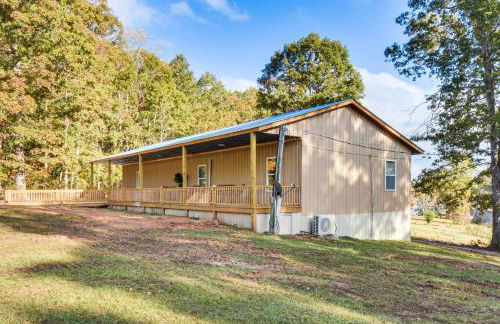 Lake-View Home in Statham with On-Site Fishing - Foto 32