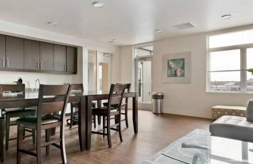 Studio View Of Downtown Near Lake Michigan Plaza Grey - Photo 15