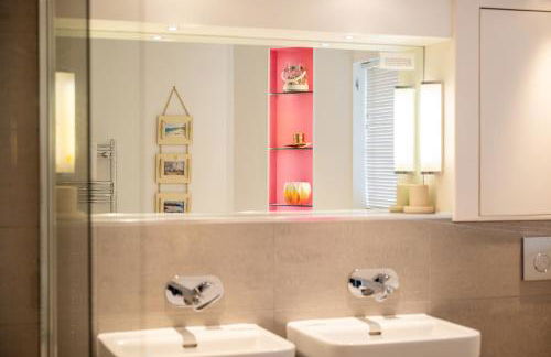 Spacious Coastal Retreat with Sea Views - Foto 33