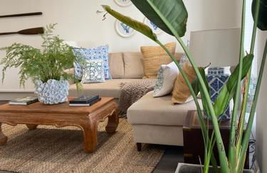 The Pelican Room-converted Cart Lodge near airport - Photo 11