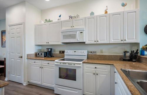 Lovely 2-Bedroom plus Den Condo in Greenlinks Resort - Photo 53