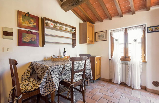 Tuscan Terrace Escape - Photo 9