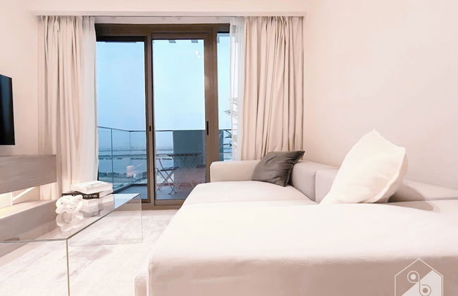 Gorgeous 1B Apt With Balcony in Azizi Fawad - Photo 27