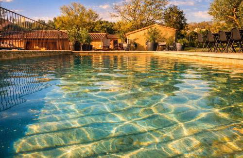 Studio cosy à Lagnes avec Piscine au milieu des oliviers - Foto 3