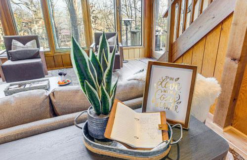 Hot Tub and Barrel Sauna! Lakefront Innsbrook Chalet - Foto 9