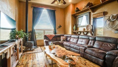 Mtn-View Adobe Home with Large Deck Near Prescott! - Foto 5