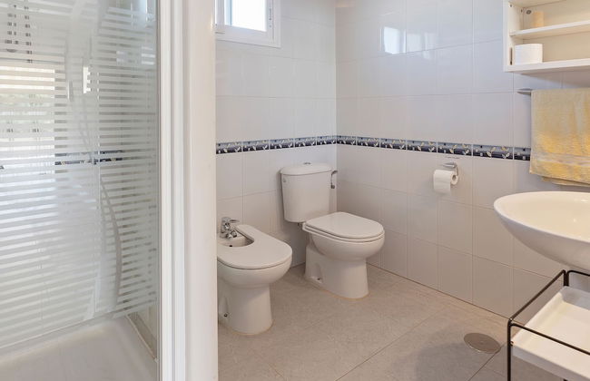 Detached Villa With a Large Private Swimming Pool - Foto 23