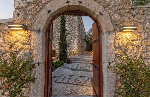 Mare Monte Luxury Suites - Photo 72