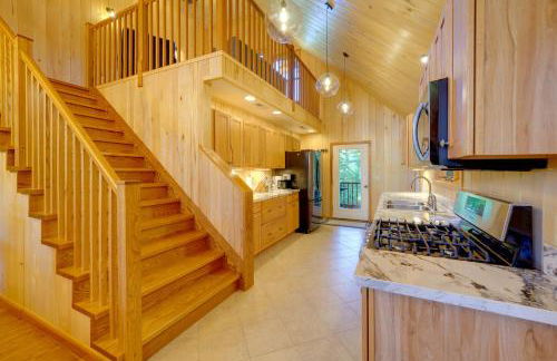 Riverfront West Virginia Cabin with Screened-In Deck - Foto 16