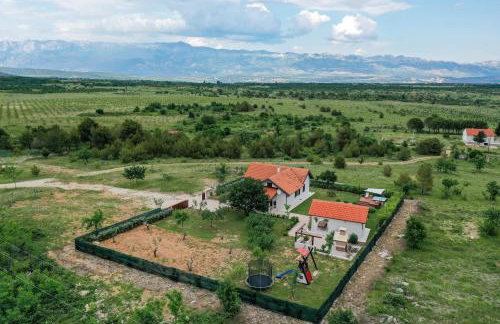 Villa Ena with Pool & Jacuzzi - Photo 39