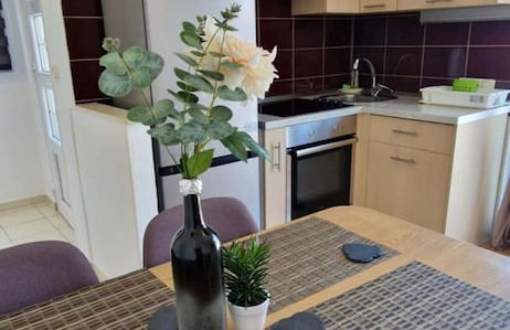 Sea-view Apartment - Sleeps 4, Parking & Balcony - Foto 10