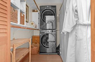 Serene Retreat with Hot Tub - Fire Pit - Deck - Foto 25