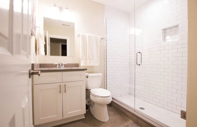 2 Level Home near Wrigley - Foto 18