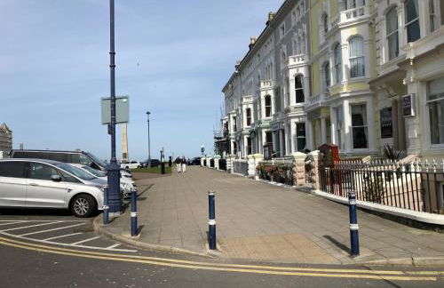 Delightful 3 Bedroomed Cottage in Llandudno - Photo 10