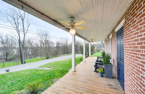 Pet and Family Friendly! Home with Fenced Yard and Deck - Foto 30