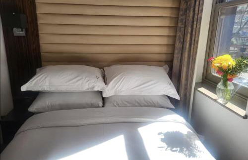 Bliss En-suite Boutique room with AC 102 - Foto 8