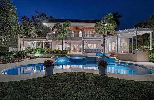 Naples Beach Port Royal Luxury Coastal Mansion Villa with Guesthouse & Pool & Hot Tub - Foto 1